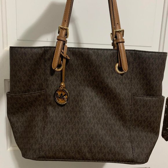 COPY - Michael Kors Tote - Picture 1 of 14